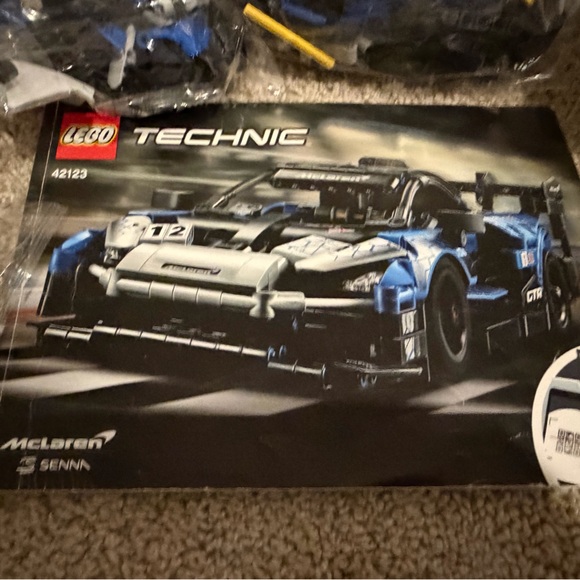 LEGO Technic McLaren Senna GTR 42123 Build Set - Picture 4 of 8